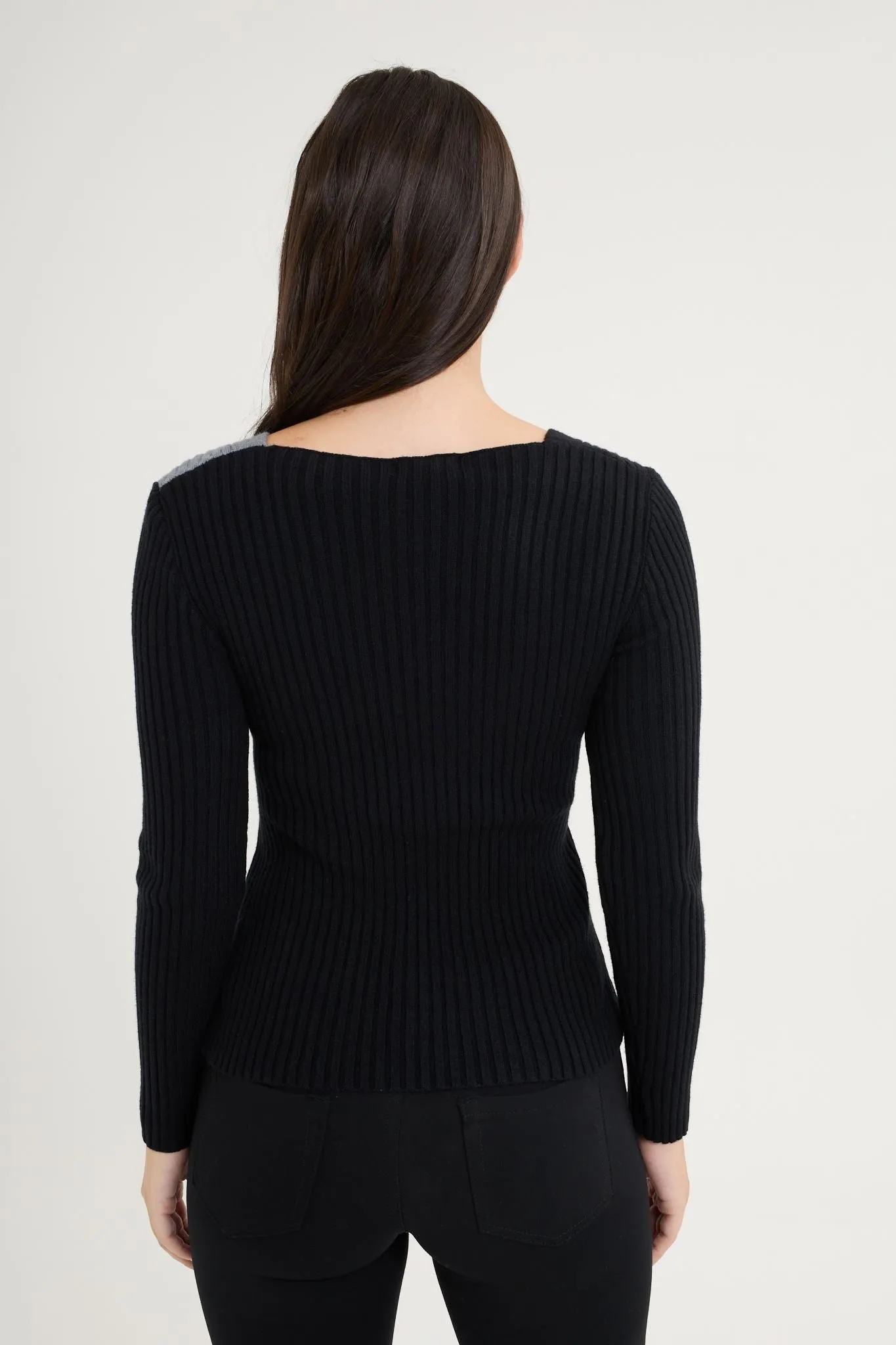 2-tone V-neck knit