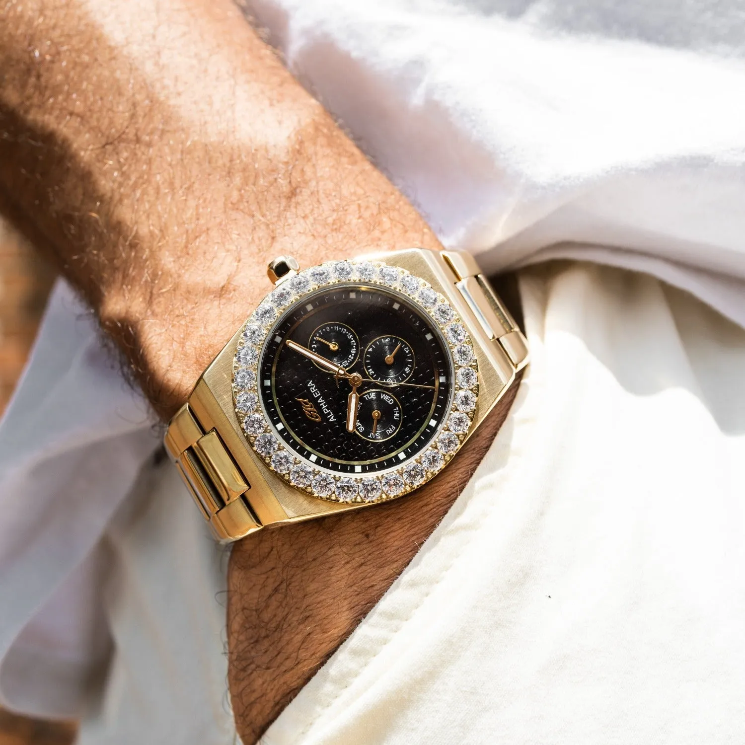 42MM Alpha Era® Gold- Iced Bezel