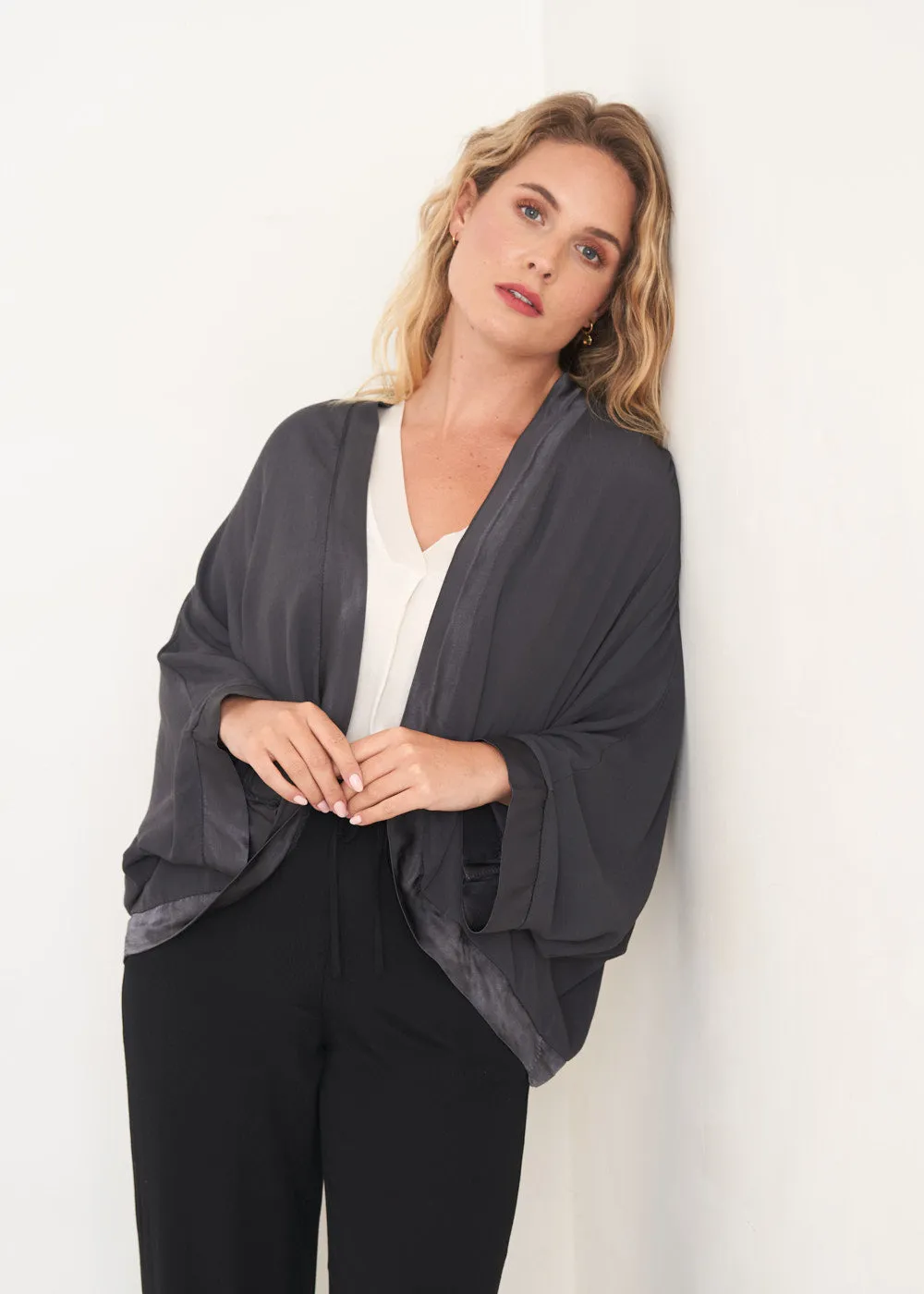 CHRISTA SHORT SATIN TRIM KIMONO - DARK GREY