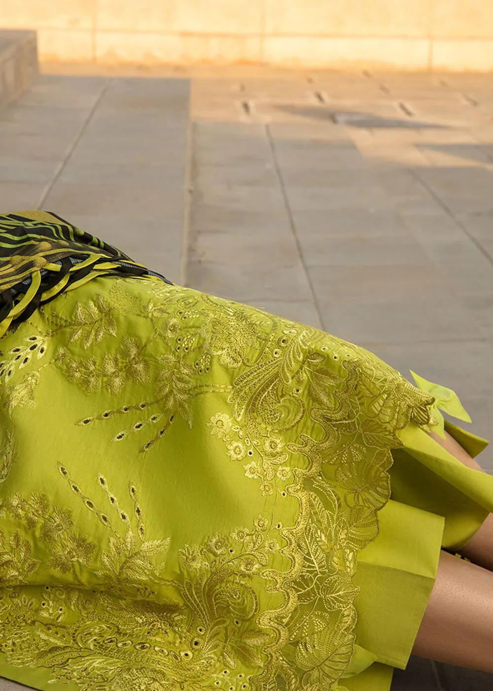 Green Luxury Lawn Suit | Rang Rasiya | Florence Lawn '23 | ARIANA - D7