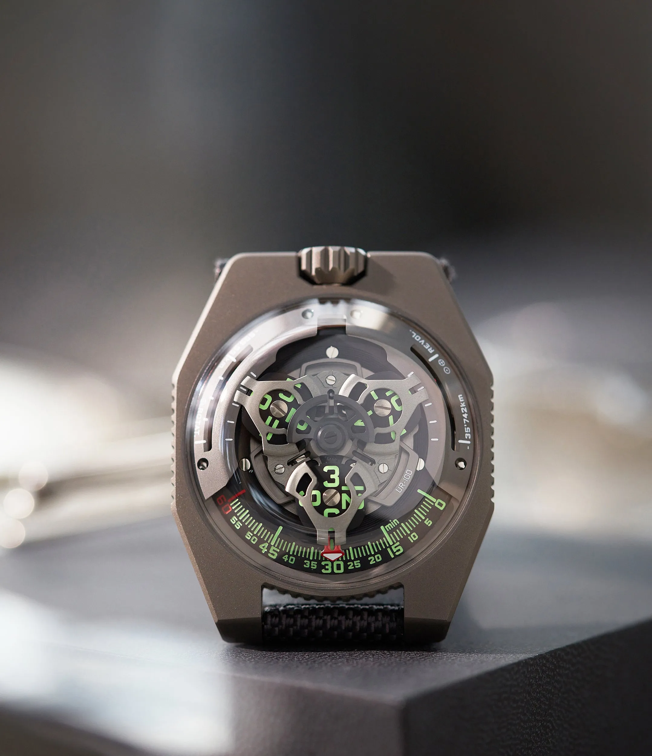 UR-100 Gunmetal | Wandering Hours | Steel